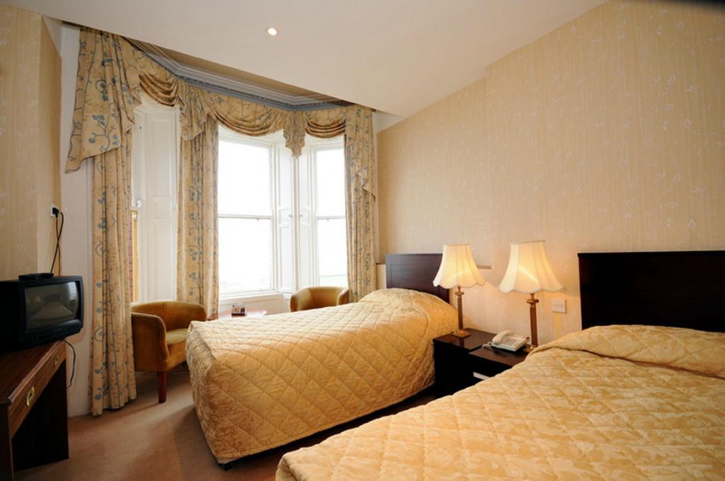 Dreibettzimmer